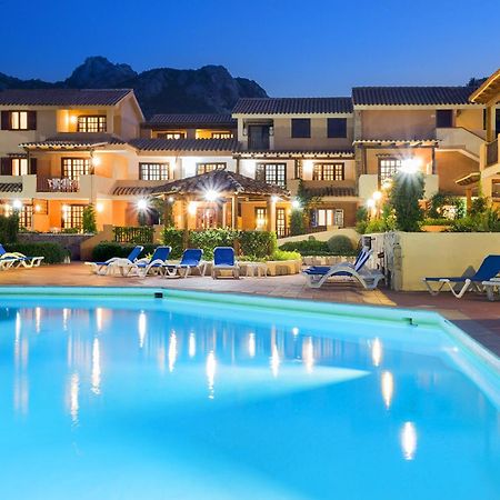 Residence Bougainvillae Liscia di Vacca Luaran gambar