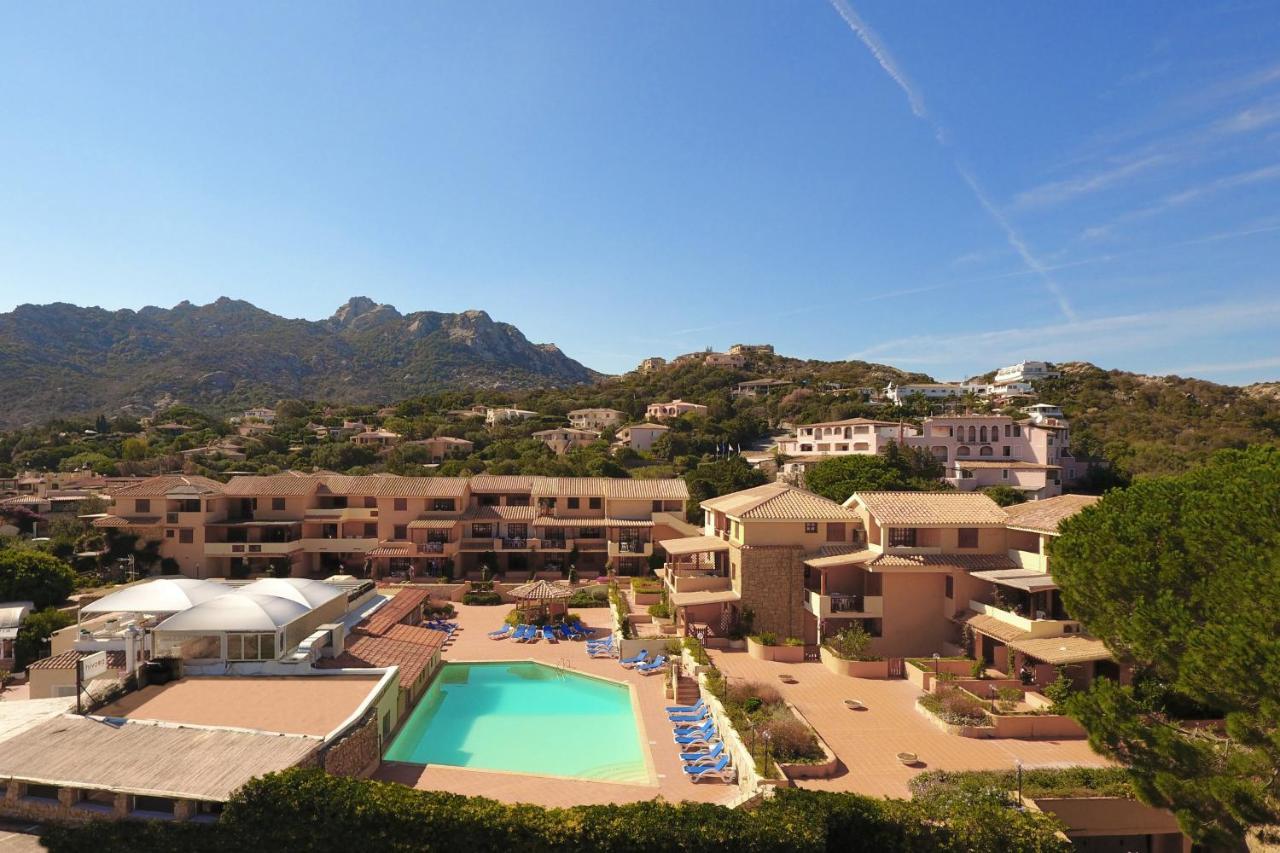 Residence Bougainvillae Liscia di Vacca Luaran gambar