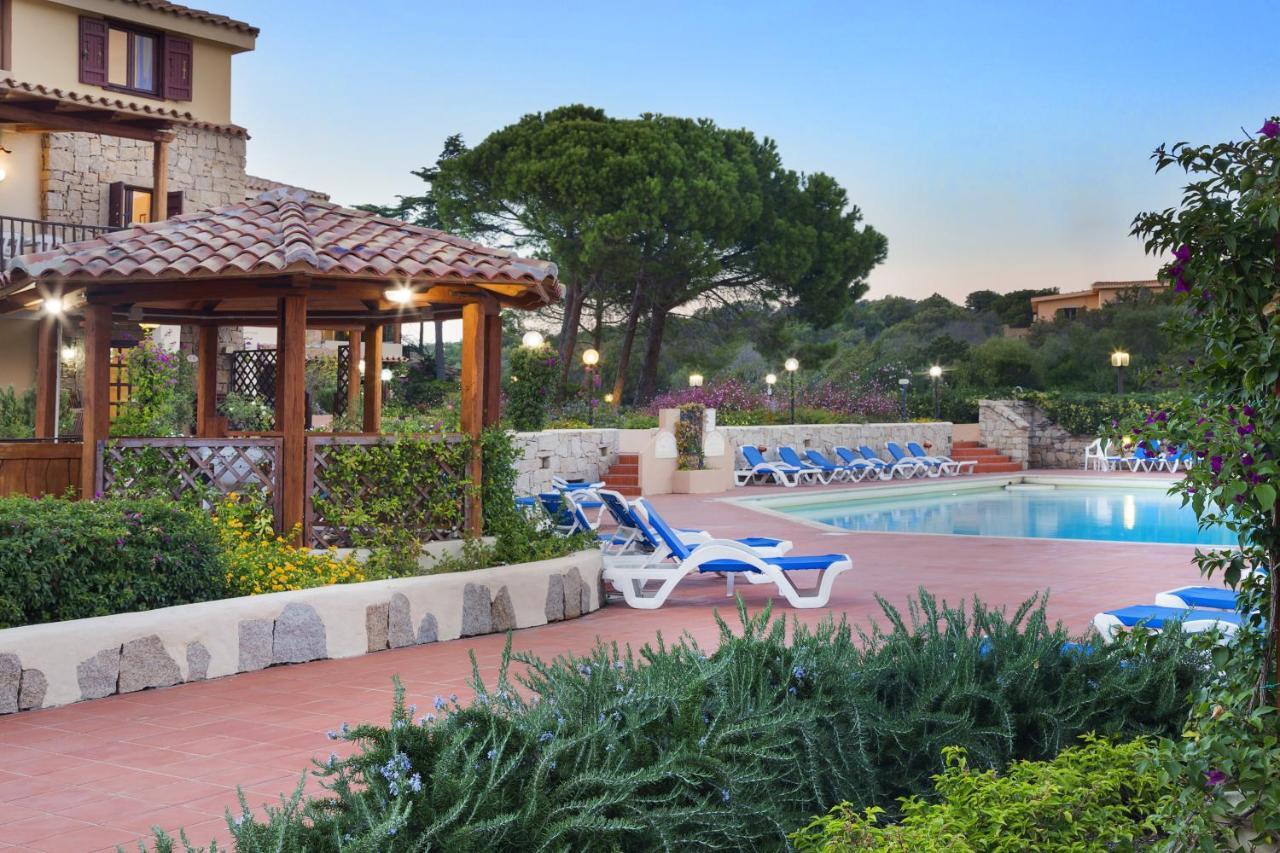 Residence Bougainvillae Liscia di Vacca Luaran gambar