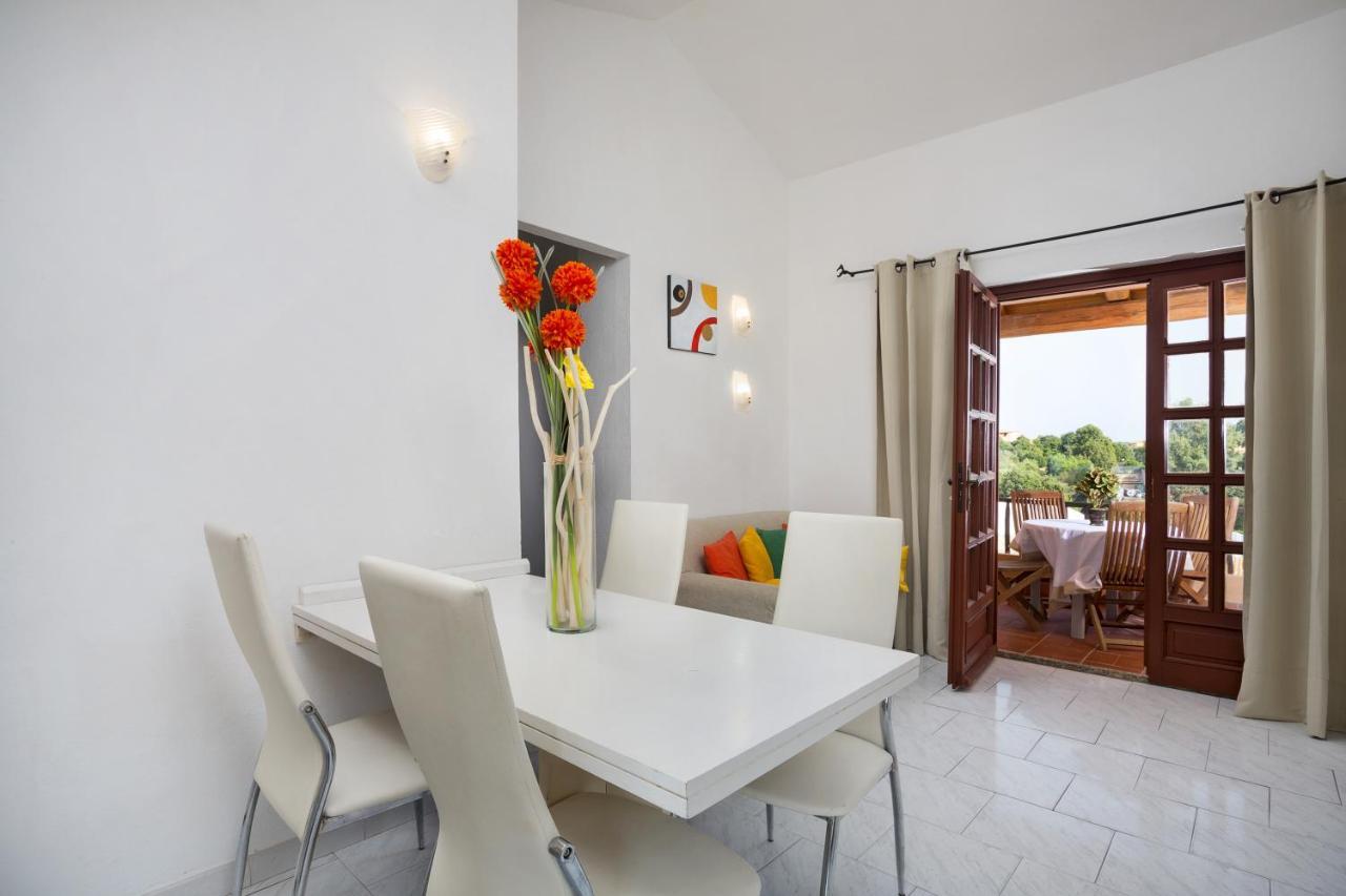 Residence Bougainvillae Liscia di Vacca Luaran gambar
